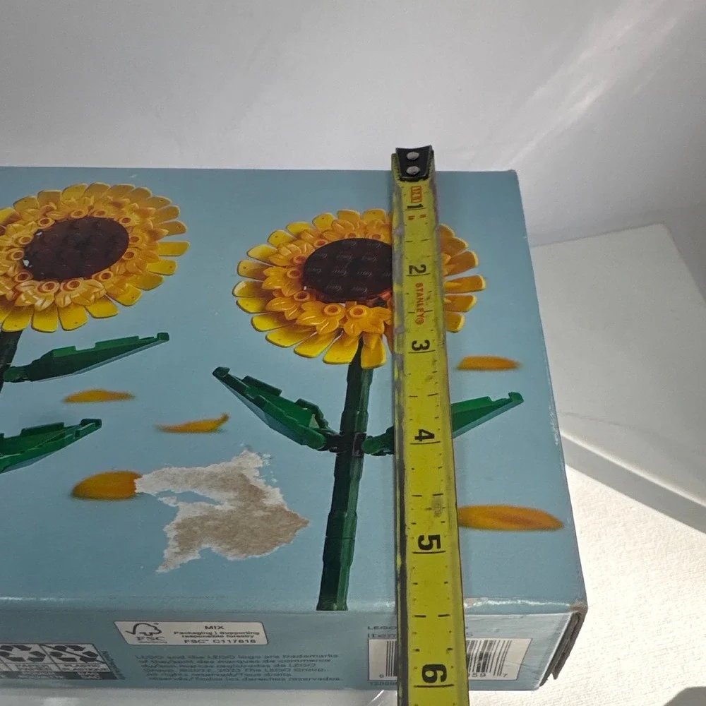 LEGO Sunflowers 40524 Building Kit 191 Pieces Yellow New Box Damage
